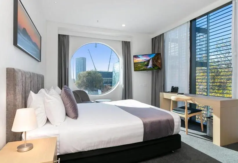 استودیوی سوپریور, Christchurch City