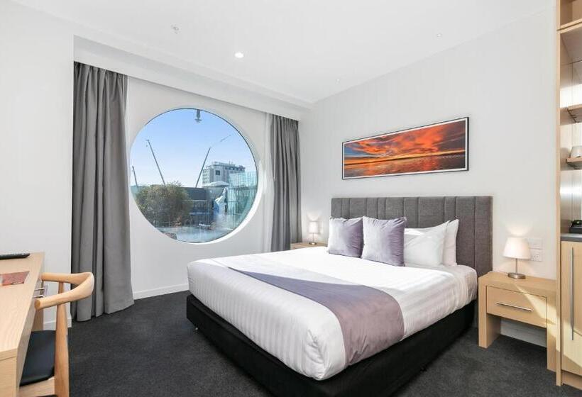수피리어 스튜디오, Christchurch City