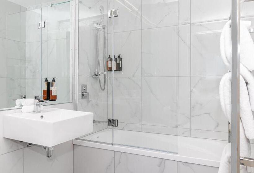 جناح إدارى, Christchurch City