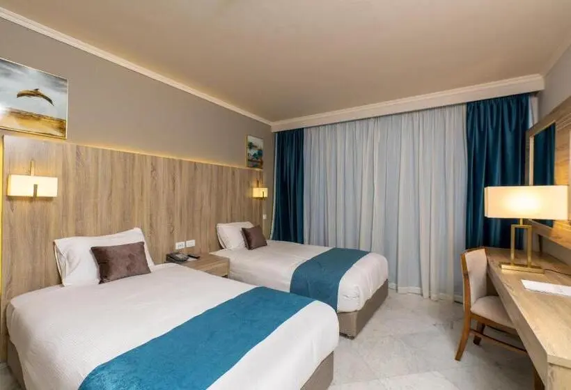 اتاق استاندارد با چشم‌انداز استخر, Seven Seas Jolie Bay - Ultra All Inclusive