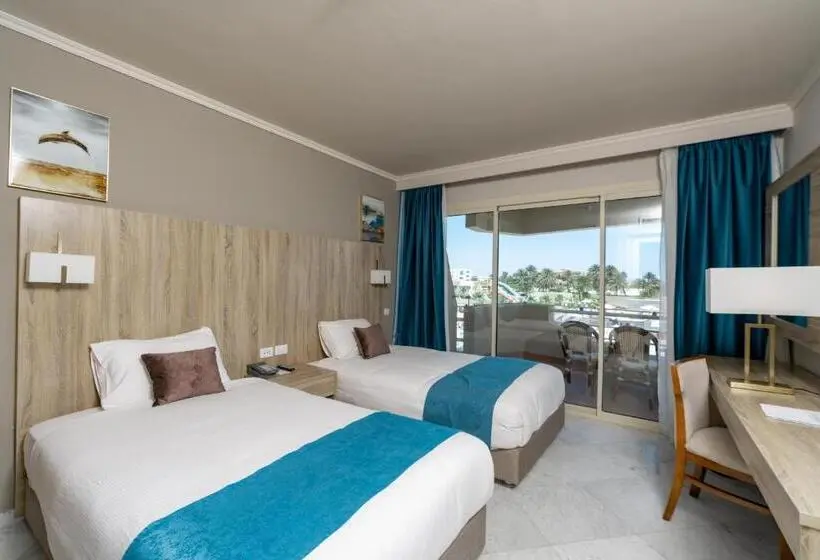 اتاق استاندارد با چشم‌انداز استخر, Seven Seas Jolie Bay - Ultra All Inclusive