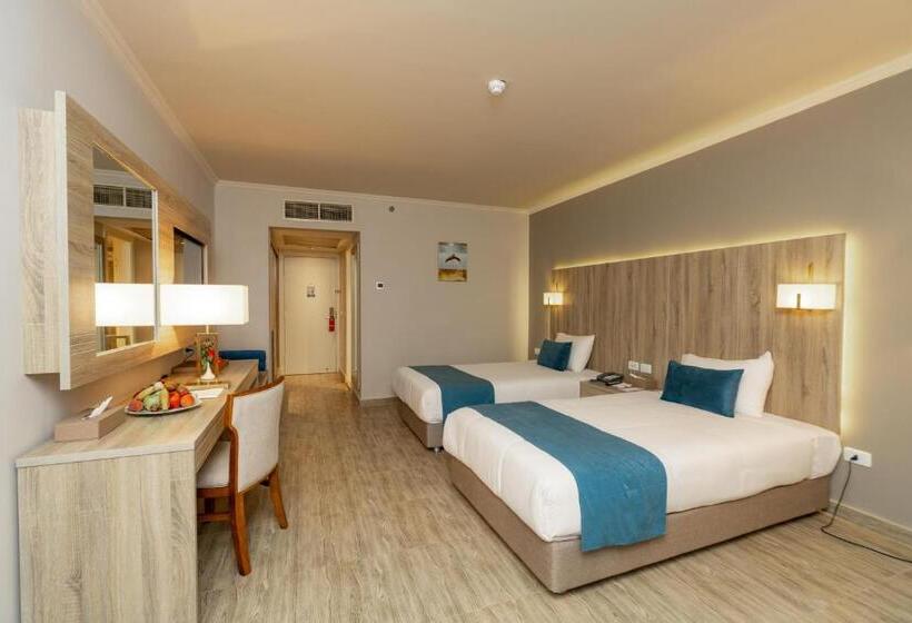 اتاق استاندارد با چشمانداز استخر, Seven Seas Jolie Bay - Ultra All Inclusive