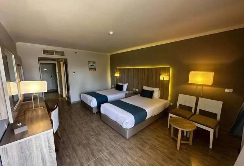 اتاق استاندارد با چشم‌انداز استخر, Seven Seas Jolie Bay - Ultra All Inclusive