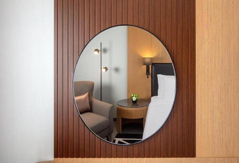 اتاق استاندارد سه نفره, The First Collection Dubai Business Bay