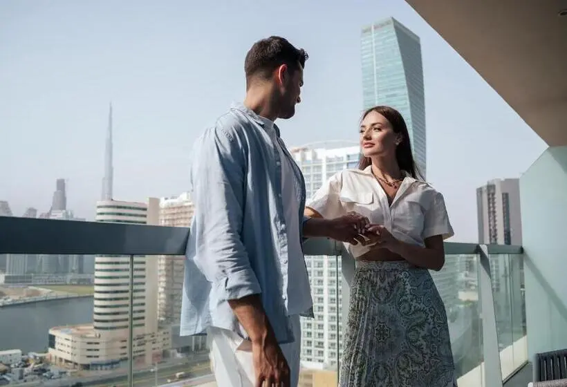 سوئیت کلاب, The First Collection Dubai Business Bay