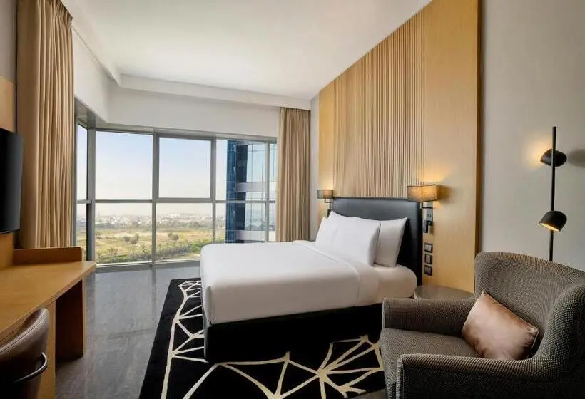 Deluxe Room King Bed & City View