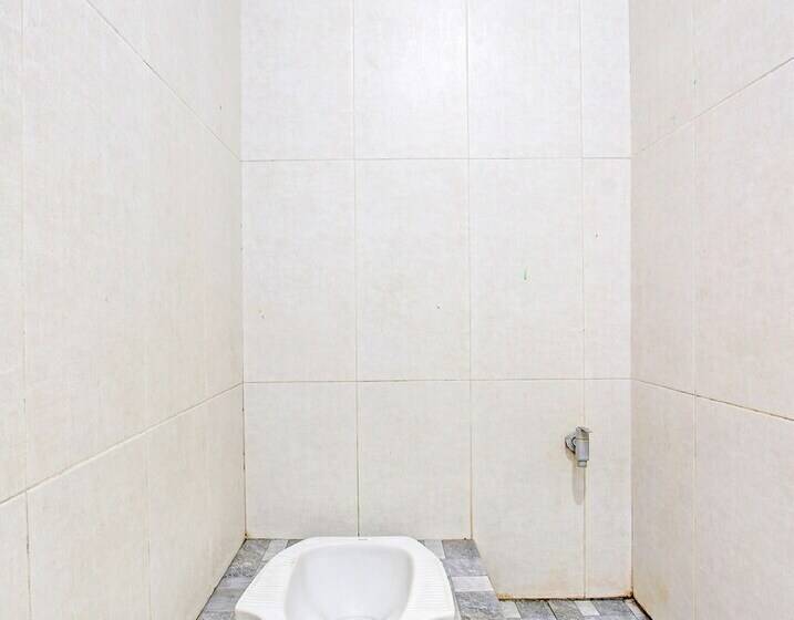 经济型三人房间, Spot On 91521 Mayong Guesthouse