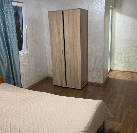 اتاق لوکس, Sanny Kobuleti