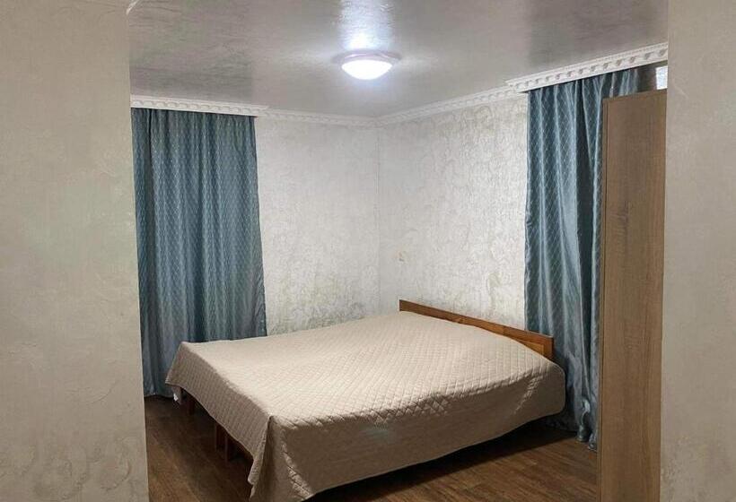 اتاق لوکس, Sanny Kobuleti