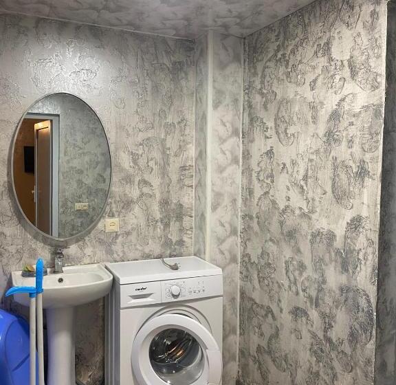 اتاق استاندارد با سرویس بهداشتی مشترک, Sanny Kobuleti