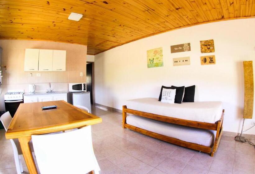 דירת חדר, Amigo Del Mundo