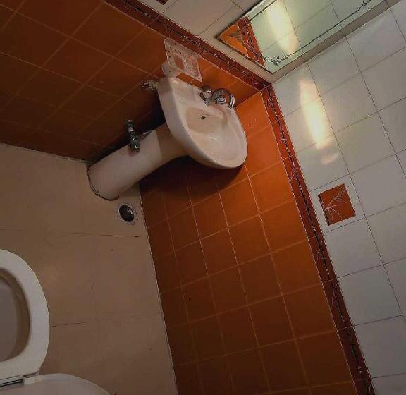 Triple Classic Room, O Flagship