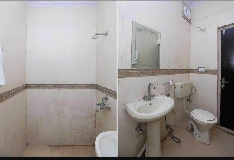 Triple Classic Room, O Flagship