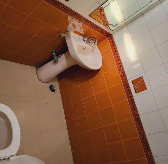 Triple Classic Room, O Flagship