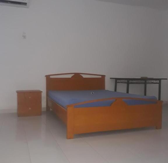 اتاق استاندارد, Transit