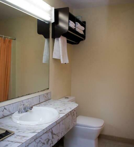 キングサイズベッドのスタンダードルーム, Travel Inn