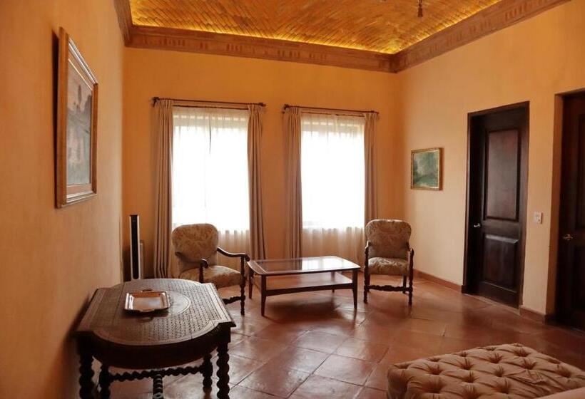 带阳台套房, Hacienda Los Arcangeles