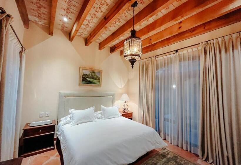 带大床的套房, Hacienda Los Arcangeles