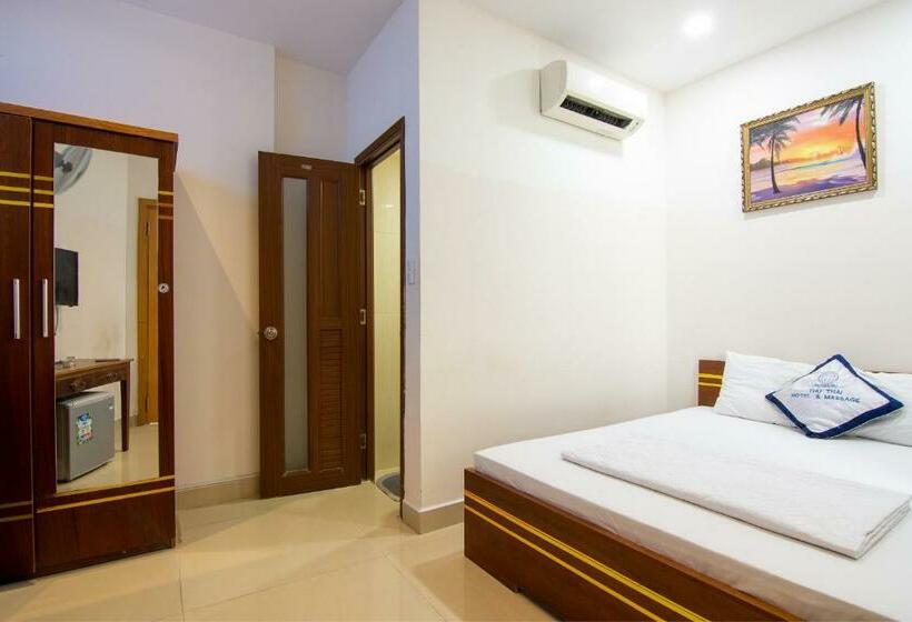 اتاق سوپریور با تخت بزرگ, Thu Thai