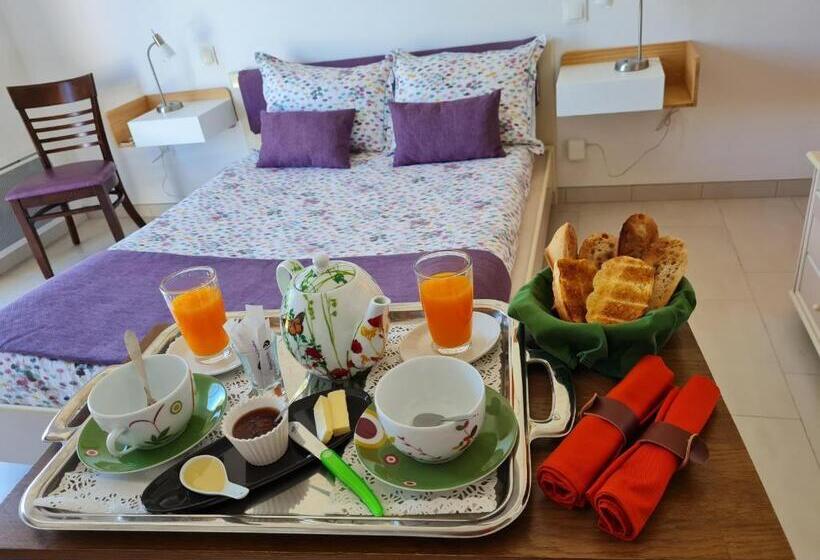 חדר סטנדרט, Chambres D Hôtes B&b La Bergeronnette Avec Piscine Couverte Chauffée