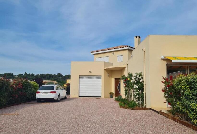 חדר משפחתי, Chambres D Hôtes B&b La Bergeronnette Avec Piscine Couverte Chauffée