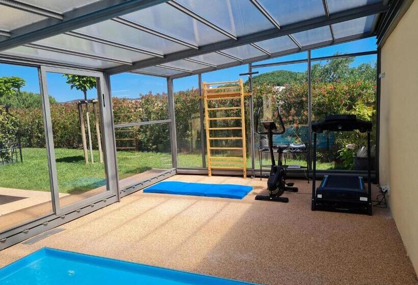 חדר משפחתי, Chambres D Hôtes B&b La Bergeronnette Avec Piscine Couverte Chauffée