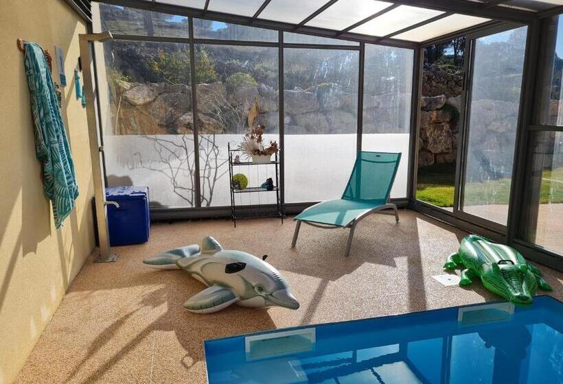 חדר משפחתי, Chambres D Hôtes B&b La Bergeronnette Avec Piscine Couverte Chauffée