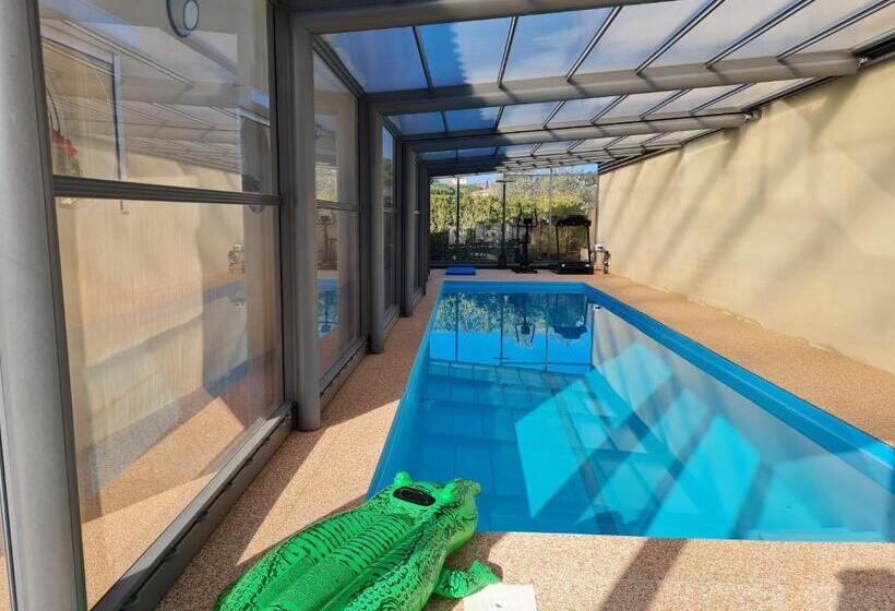 חדר משפחתי, Chambres D Hôtes B&b La Bergeronnette Avec Piscine Couverte Chauffée