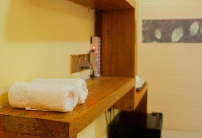 اتاق سوپریور با تخت بزرگ, Sands Grand