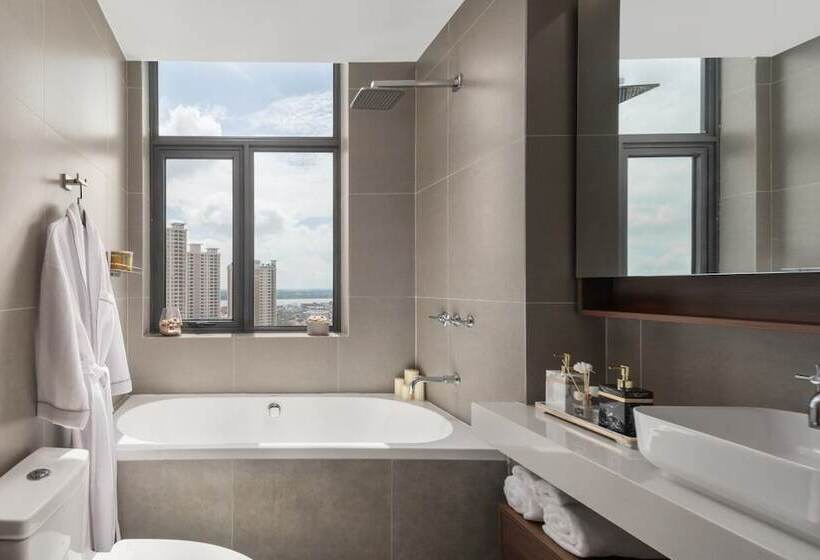 Люкс Семейный 2 Спальни, The Peninsula Phnom Penh