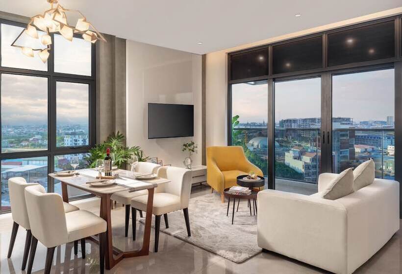 Люкс Семейный 2 Спальни, The Peninsula Phnom Penh