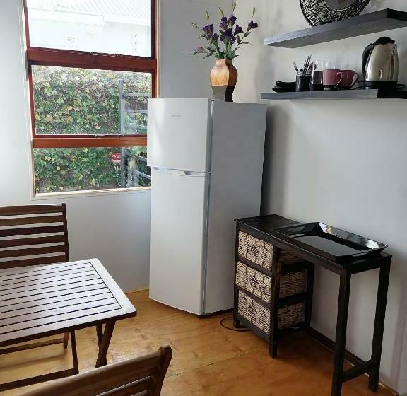 דירת חדר נוף לגינה, 33 On Smuts Selborne