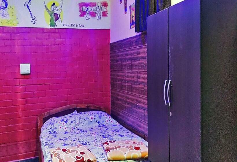 חדר אקונומי, Staymaker Prince Of Kalasa