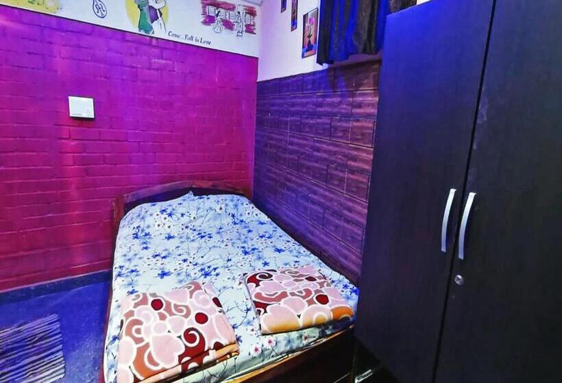 חדר אקונומי, Staymaker Prince Of Kalasa