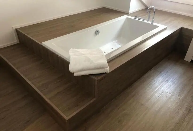 Suite com Hidromassagem, Monte Perdido