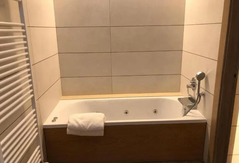 Suite, Monte Perdido