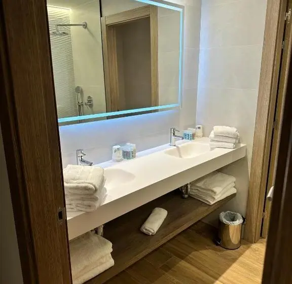 Quarto Familiar, Monte Perdido