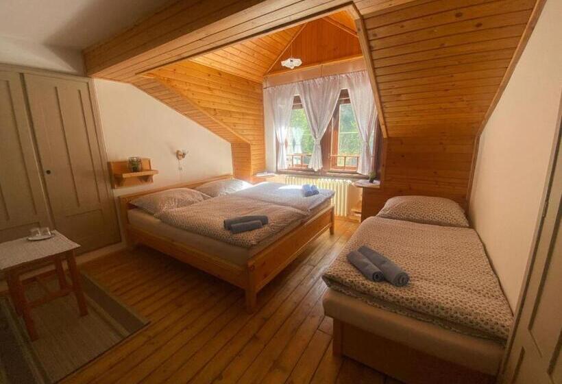 舒适三人间, Penzión šafran