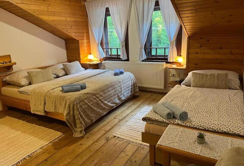 高级三人间, Penzión šafran