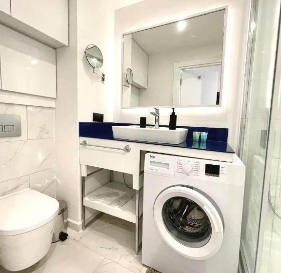 اتاق سه نفره سوپریور با چشم‌انداز دریا, Apartments Black Sea Resort Luxe