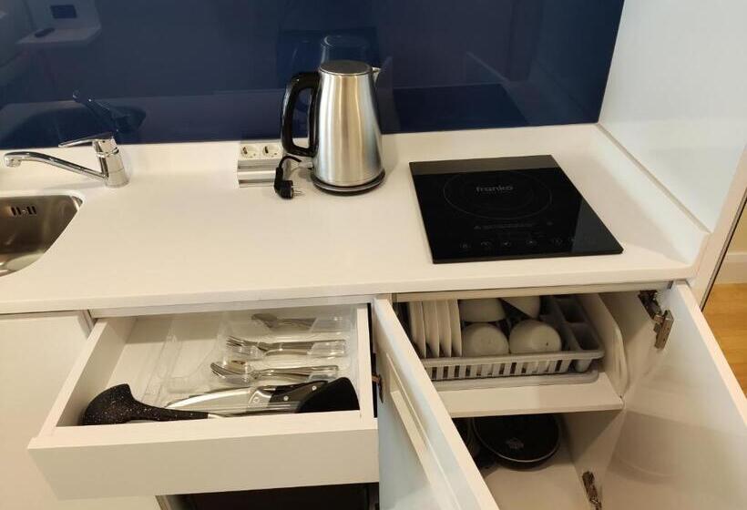 اتاق استاندارد با بالکن و چشم‌انداز دریا, Apartments Black Sea Resort Luxe