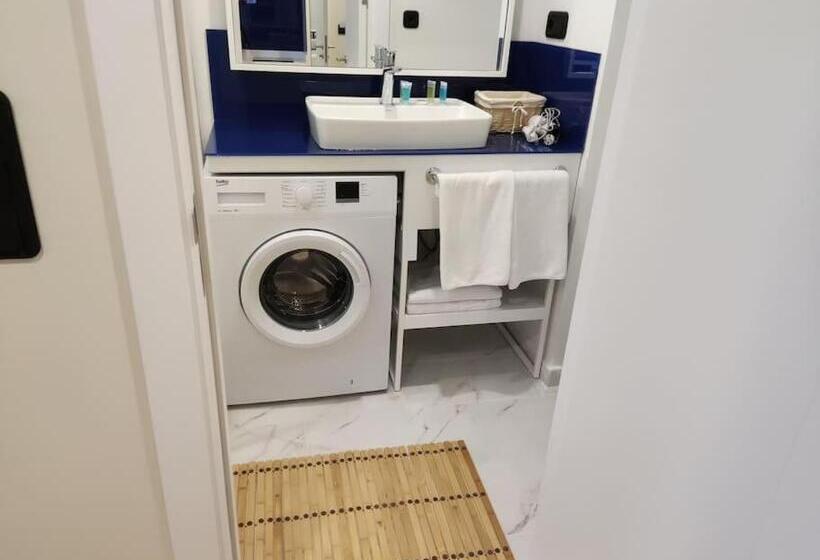 اتاق سه نفره سوپریور با چشم‌انداز دریا, Apartments Black Sea Resort Luxe