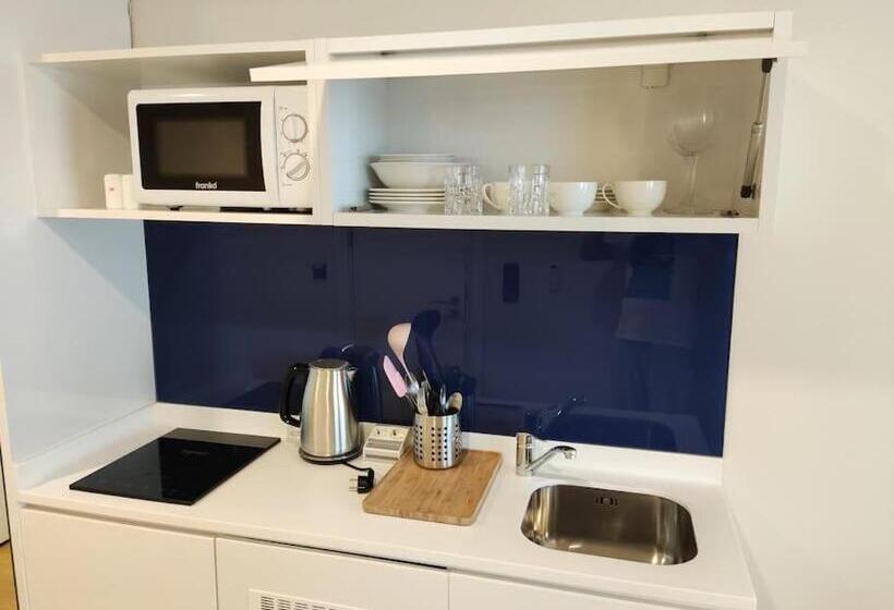 اتاق سه نفره سوپریور با چشم‌انداز دریا, Apartments Black Sea Resort Luxe