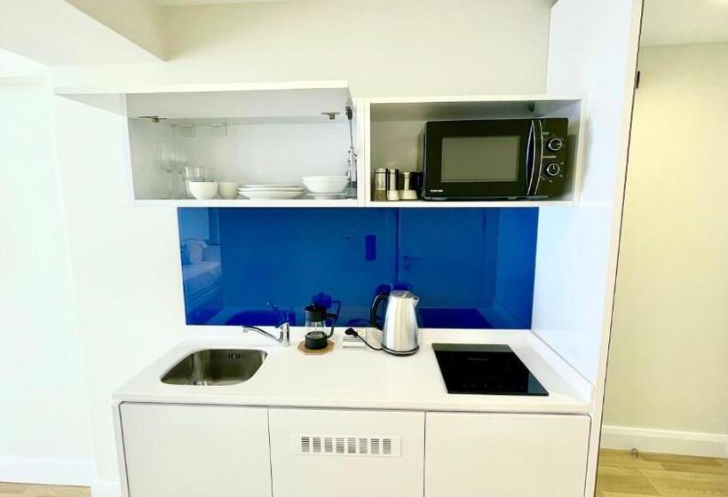 اتاق سه نفره سوپریور با چشم‌انداز دریا, Apartments Black Sea Resort Luxe