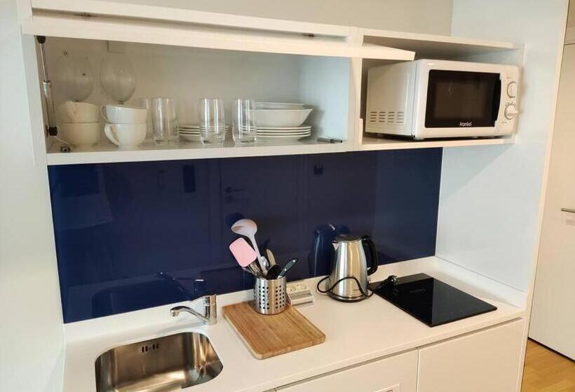 اتاق سه نفره سوپریور با چشم‌انداز دریا, Apartments Black Sea Resort Luxe