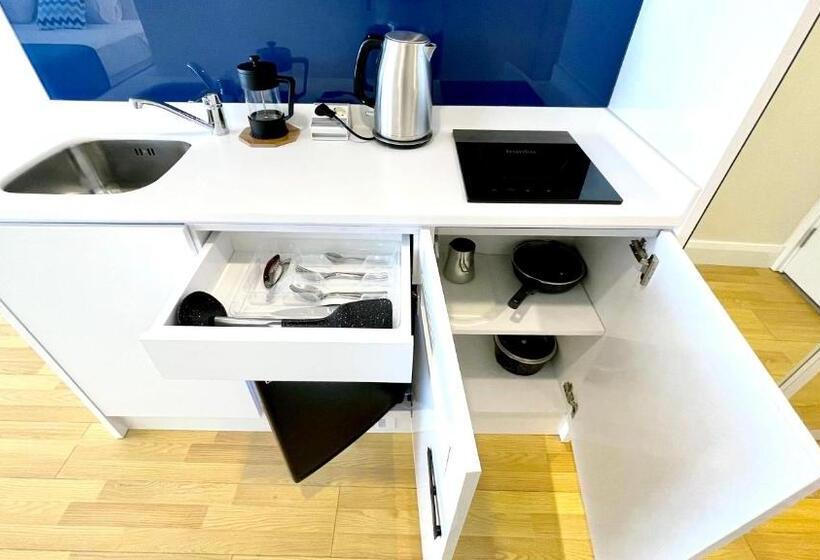 اتاق استاندارد با بالکن و چشم‌انداز دریا, Apartments Black Sea Resort Luxe