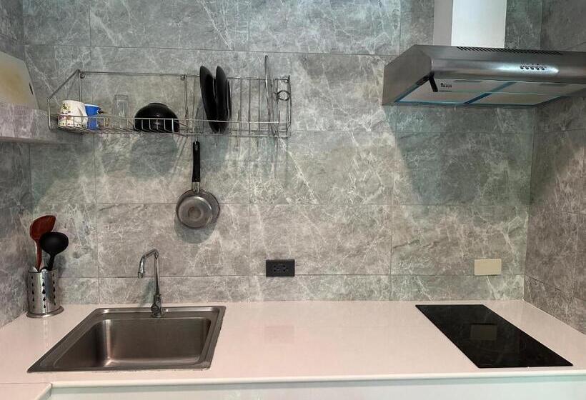 منزل غرفة نوم واحدة, The Zohan Resort & Travel Agency