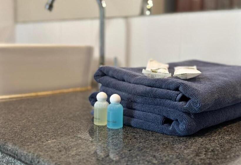 غرفة ديلوكس عائلية, The Zohan Resort & Travel Agency