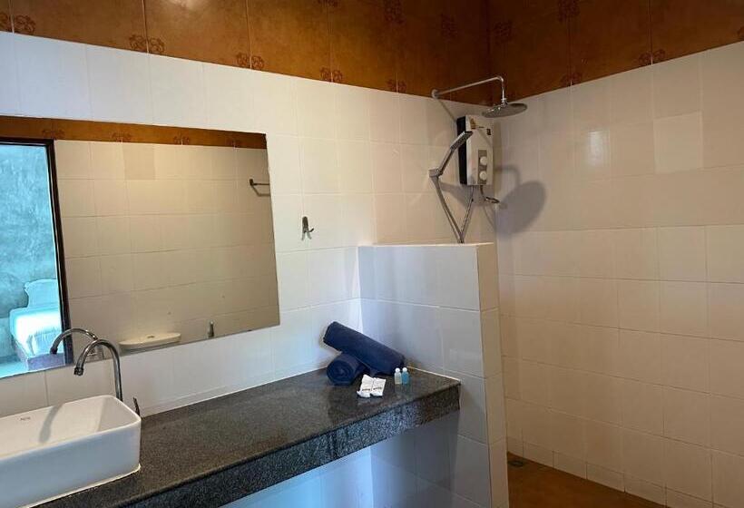 Семейный Номер Deluxe, The Zohan Resort & Travel Agency