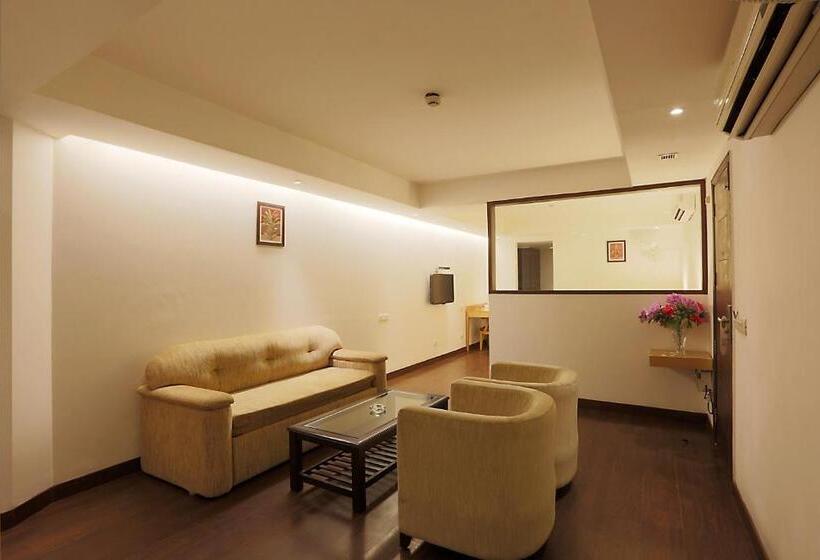 Suite, Arch Plaza   Near Delhi Airport